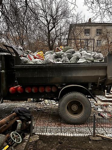 расхламлением: *Вывоз строительного мусора — быстро, недорого, с гарантией!* — 1