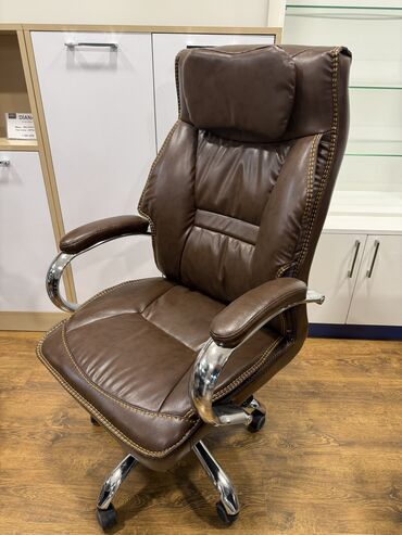 Ofis və oyun kresloları: Təkərli, Qolları tənzimlənir, Süni dəri — 7