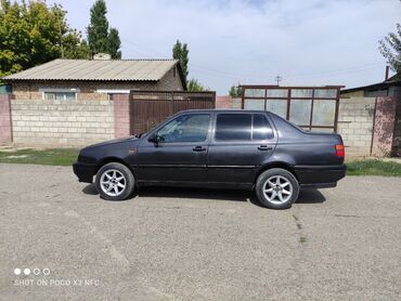 volkswagen crafter 2008: Volkswagen Vento: 1992 г., 1.8 л, Механика, Бензин, Седан