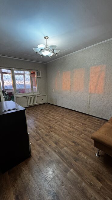 срочно продаю 1 ком кв: 1 комната, 33 м², 105 серия, 9 этаж, Старый ремонт