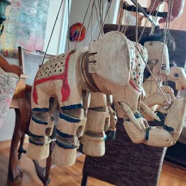 Ostali antikviteti: Tri drvene marionetske igracke sa originalnim kanapima, pocetk 20 — 9