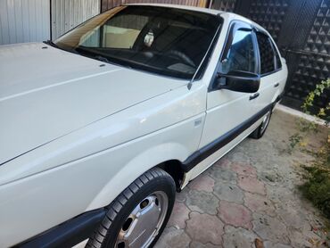 Volkswagen: Volkswagen Passat: 1990 г., 1.8 л, Механика, Бензин, Седан — 11
