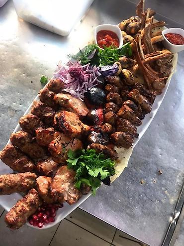 Kebabci .//Günaydın, xüsusi ziyafətlərdə, həm də ziyafət salonunda