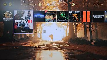 irşad electronics playstation 5: PlayStation 4 Slim ağ rəngli oyun konsolu təqdim olunur. Şəkillərdə — 3
