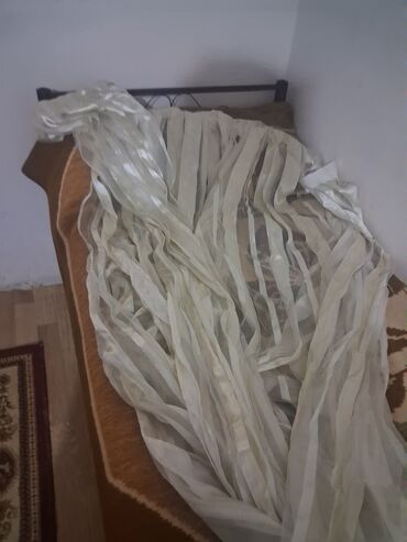 Pərdə və tüllər: 20 yə yaxın pərdə var, hamısını alana 50% endirim olacaq, cürbəcür — 15