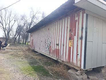 Продажа торговых контейнеров: Продаётся контейнер переделан на магазин. 2 контейнера 40 Тонн — 15