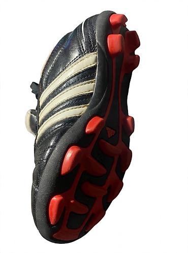бутсы предатор: Детские футбольные бутсы "Adidas adiQuestra IV". (классическая — 2