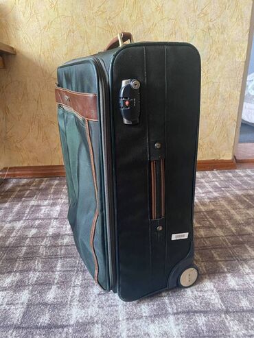 сумкалар: Продам чемодан, размер 60 см на 40 см на 25 см