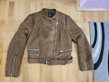 ženski prsluk zara: Zara postavljena jakna (prevrnuta koža-velur)veličine L. Jakna je