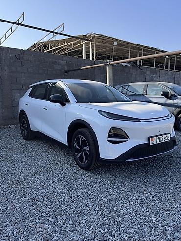 бильярдный в аренду: Changan Q05 AIR 405 запас хода Электромобиль кроссовер, белый цвет — 5