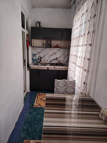 bakida hovuzlu kiraye evler: Cəlilabad şəhəri, 7 nömrəli məktəbin qarşısında 2ci mərtəbədə, 3 — 4