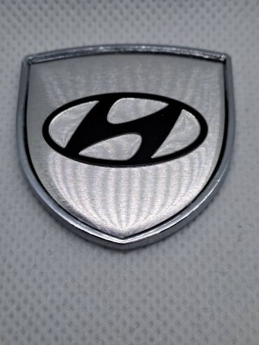 podloga za telefon u autu: Samolepljivi metalni stiker za automobil - HYUNDAI Metalni stiker za