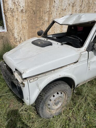 дом на колосах: ВАЗ (ЛАДА) 4x4 Niva: 2005 г., 1.7 л, Механика, Бензин, Жол тандабас
