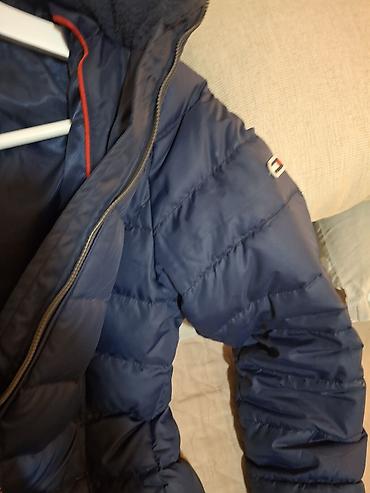armani code: Ženska zimska jakna Tommy Jeans – duga, topla, tamnoplava - — 3