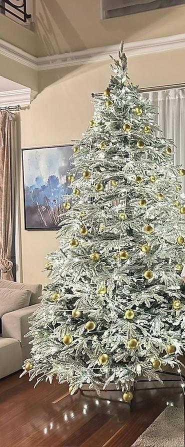 yeni il oyuncaqları: Məhsul: Qızılı rəngli Yeni il ağacı bəzəkləri (şarlar) Təsvir: - — 2