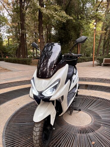 заказать мотоцикл из японии: Макси скутер Yamaha, 180 куб. см, Бензин, Колдонулган
