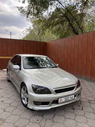 б4 80: Toyota Altezza: 2000 г., 2 л, Автомат, Бензин, Седан
