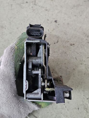 Замки: Замок двери Audi 1997 г., Б/у, Оригинал, Германия — 5