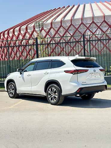 Toyota: Toyota Highlander: 2022 г., 2.5 л, Автомат, Гибрид, Внедорожник — 2