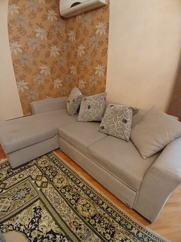 künc divan islenmis: Угловой диван, Б/у, Раскладной, С подъемным механизмом, Ткань