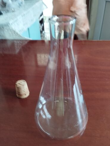 Qrafinlər və səhənglər: Şüşə — 2