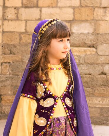 Milli geyimlər: Milli, karnaval, personaj və hərbi geyimlərin kirayəsi və satışı 10 — 2