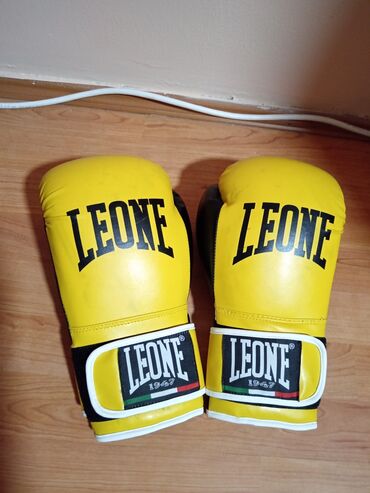 Sportska odeća: Rukavice, Upotrebljenо — 2