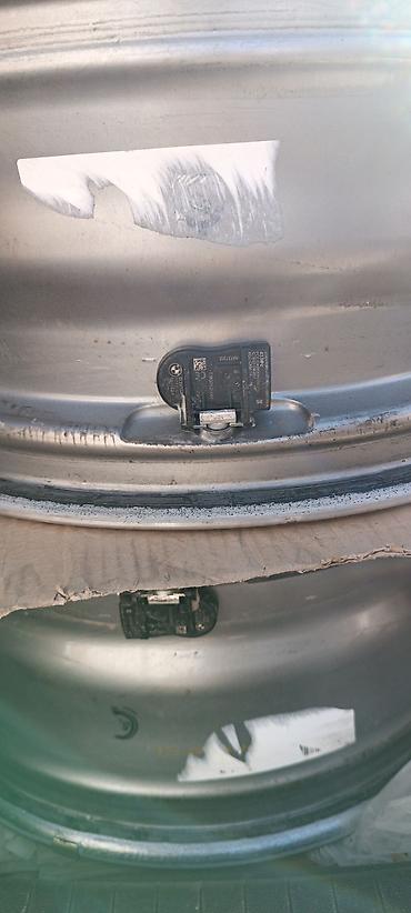 Kompletni točkovi: Aluminijumske felne BMW original 17 coli 5x112 promer rupa 7,5 J — 14