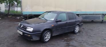 avto satış saytları: Volkswagen Vento sedan - Kuzov: 4 qapılı sedan, badımcan rəng - Nömrə — 2