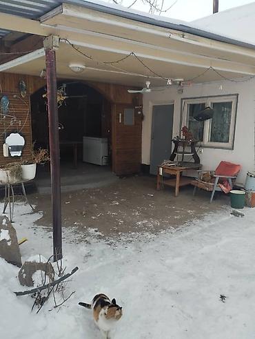 Продажа коттеджей и домов: Продаю дом 100кв.м. 4 комнаты. Имеется хоз. Постройки, гараж, огород — 10