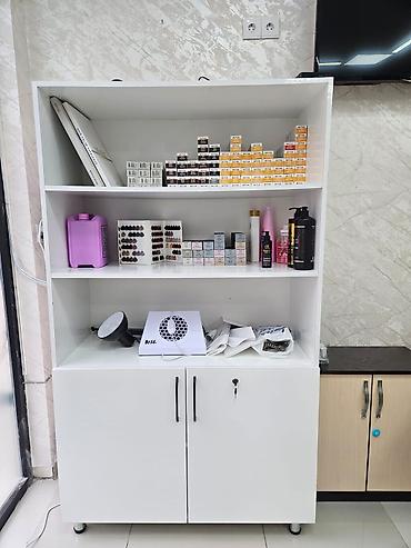 işlənmiş divan: Salon dolabı 160 manat . her iki qapisi acarlidi, yenidir salon — 1
