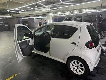 byd e6: Toyota Aygo: 2011 г., 1 л, Бензин — 4