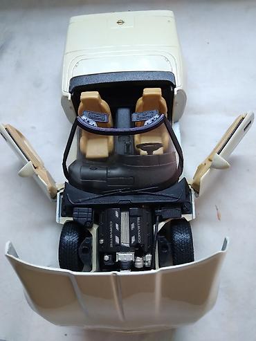 dron thunder: Maisto Chevrolet Corvette Cabrio C4 1/18 beli,kao nov — 5