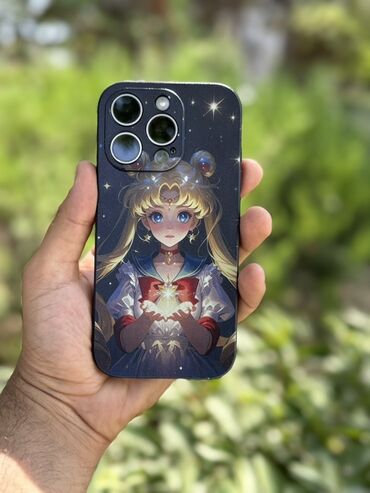 Kabrolar: Müxtəlif iPhone modelləri üçün çiçək naxışlı, şəffaf keys. Bu keys — 7