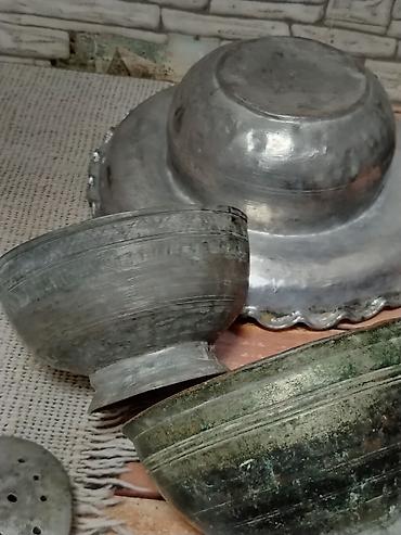ibrik: Antik metal qab-qacaq dəsti. Qiymət razılaşma yolu Tərkibi: - Uzun — 4
