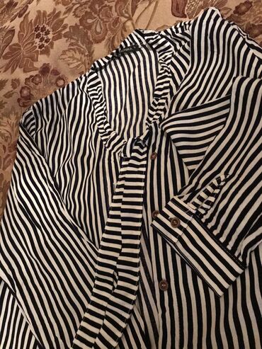 Köynək və bluzalar: Her biri yeni kimi 3 azn — 2