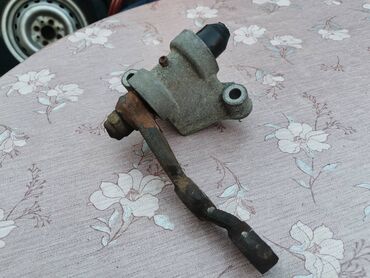 Auto delovi: Nosač spona Lada 7 Riva br. 1 i 2. Polovno, očuvano, sa ležajevima — 8