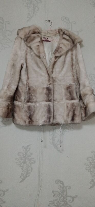 женское платье халат: Продаю дублёнки размер 46-48 обе для зимы