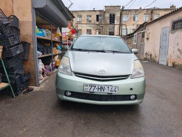 toyota prius 20 kuza: Günlük arendaya verilir. 15 manat gündəlik. Depozit : 700 manat