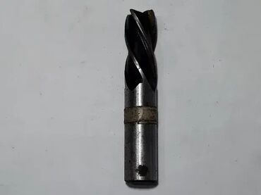 Glodala: Glodalo cetvoropero 20mm osteceno, levi smer Glodalo je koristeno u — 7