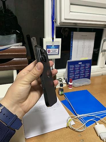 айфон и: IPhone 16 Pro, Б/у, 256 ГБ, Черный, Зарядное устройство, Чехол, Коробка, 94 % — 2