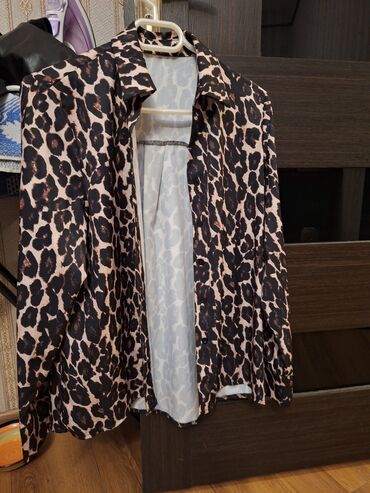 son zeng koynekleri ucun sekiller: Leopard naxışlı qadın köynəyi - Model: klassik yaxalıqlı, düyməli ön