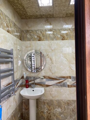 Həyət evləri və villaların satışı: Fərdi yaşayış evi, iki mərtəbəli, geniş həyəti və terraslı. Evin — 6