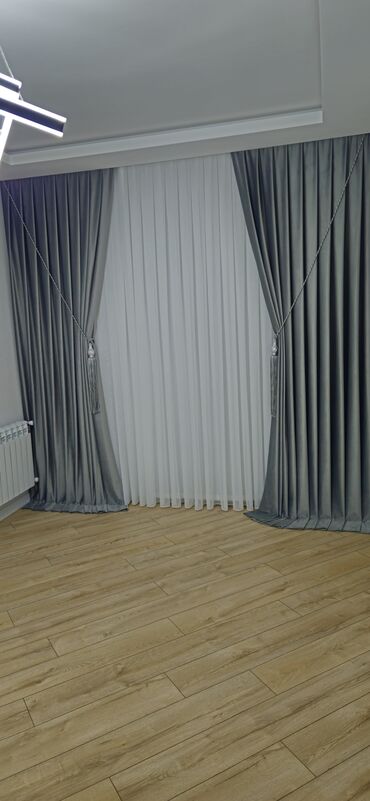 Parçalar: Ağ rəngli, nazik, şəffaf parçadır. Üzərində həndəsi naxışlar var — 20