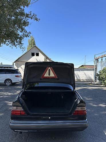мерседес 124 бак: Mercedes-Benz E-Class: 1994 г., 2.2 л, Автомат, Бензин, Седан — 3