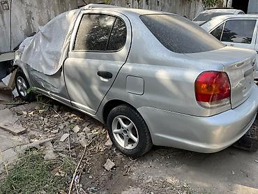Toyota Platz: 2005 г., 0.1 л, Автомат, Бензин, Седан