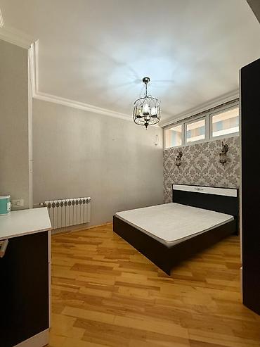 Yeni tikili: Mərkəzdə Kupçalı Əşyalı 3 Otaga Düzəlmə Mənzil. 63 Kv 128 Min. 16 — 4