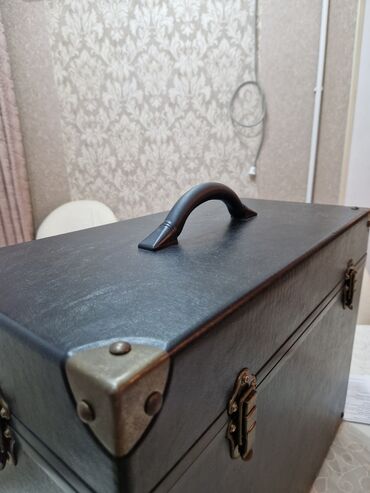 Çamadanlar: Klassik dizayn Muasir qab Renever Qabin — 2