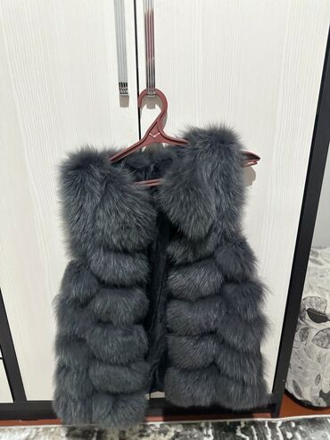 Другая одежда для пляжа: Продаю б/у шубу без рукава, искусственная, состояние хорошее. Цена