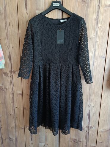 reserved crna haljina: Reserved XL (EU 42), bоја - Crna, Koktel, klub, Dugih rukava
